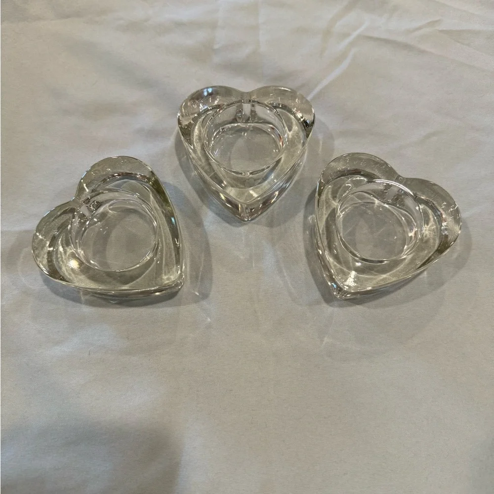 Set of 3 Heart-shaped Glass Tea light Candle Holders - Picture 2 of 4